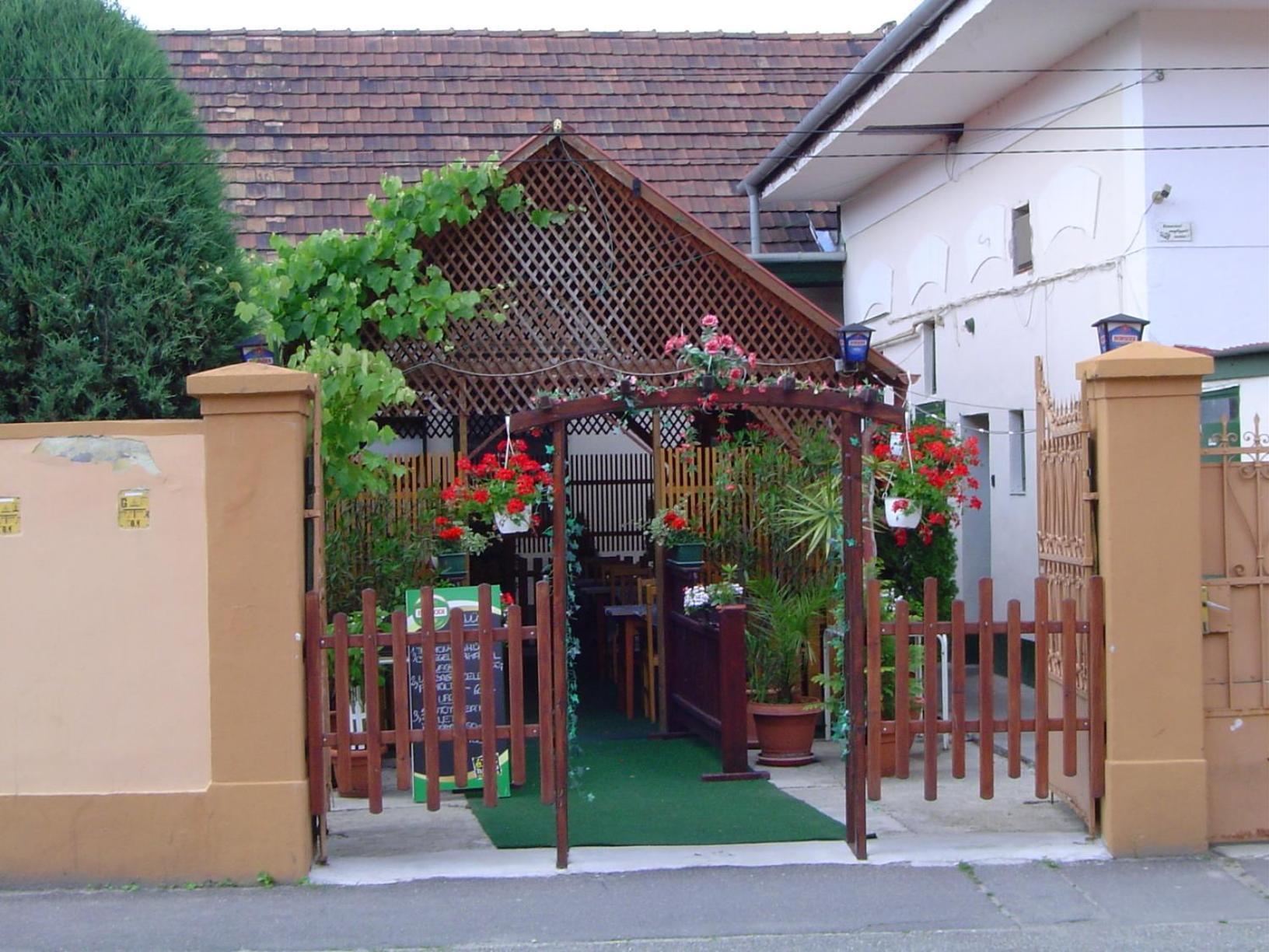 Lunczer Vendeghaz Hotel Mosonmagyarovar Bagian luar foto